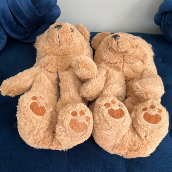 BRAND NEW!! Teddy Bear Slippers - Picture 2 of 3